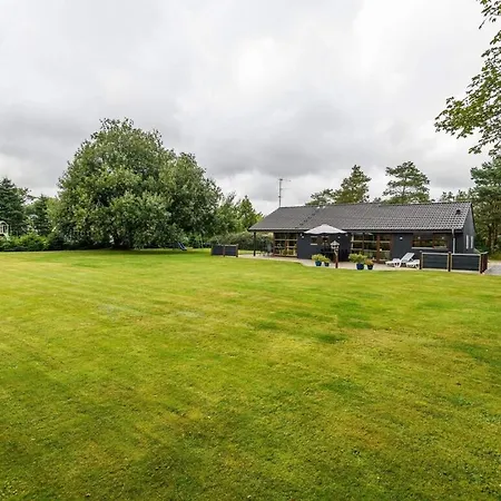 Ferienhaus Holiday Lxxvi *