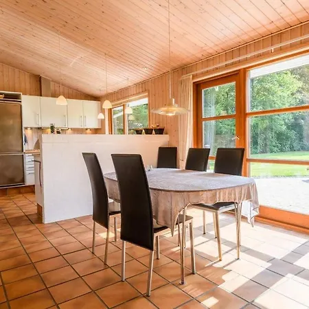 Ferienhaus Holiday Lxxvi *